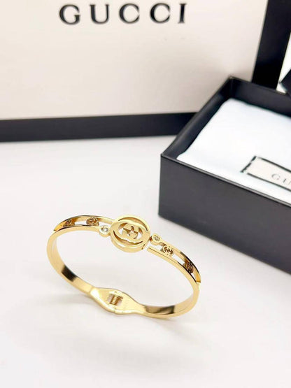 Bangles

20 dhs💚

normal box🎁

Zain216
♥️♥️♥️