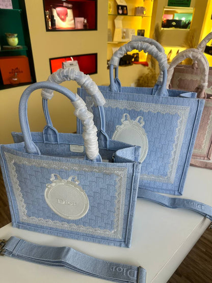 Dior Bag

  41Cm - 360 dhs🇦🇪🇦🇪

  36Cm - 340 dhs🇦🇪🇦🇪

Good Quality

Zain131
♥️♥️♥️

Zc