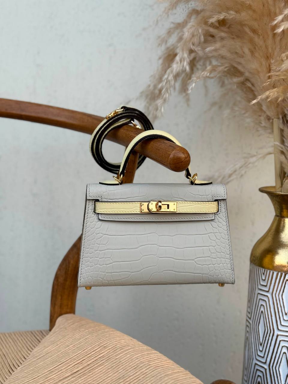 HERMES
19cm
360 dhs🇦🇪🇦🇪
Top quality 
With box🎁

Zain167
♥️♥️♥️