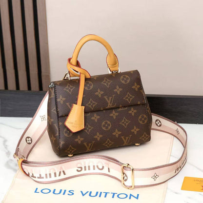 LV
with box
🎁🎁🎁

110 dhs🪙

Zain143
♥️♥️♥️