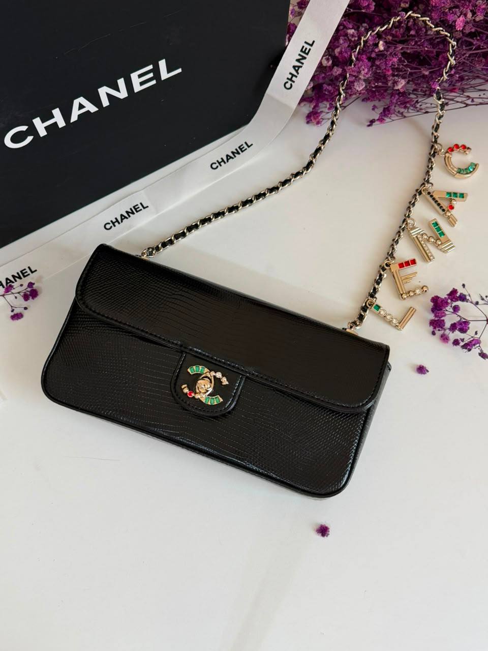 Chanel

240 dhs

Zain134
♥️♥️♥️