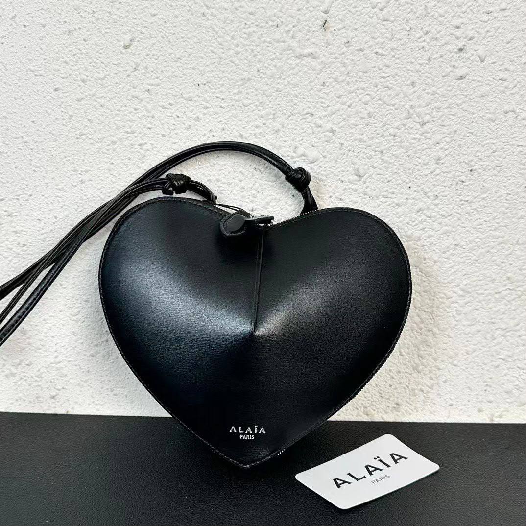 Alaia 
Master❤️❤️
  Good Quality 
280 dhs🇦🇪🇦🇪

Zain131
♥️♥️♥️