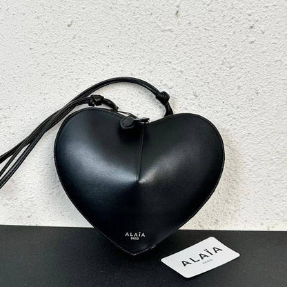 Alaia 
Master❤️❤️
  Good Quality 
280 dhs🇦🇪🇦🇪

Zain131
♥️♥️♥️