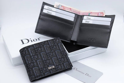 Dior Wallet 
55 dhs🪙💕

Zain33
♥️♥️♥️