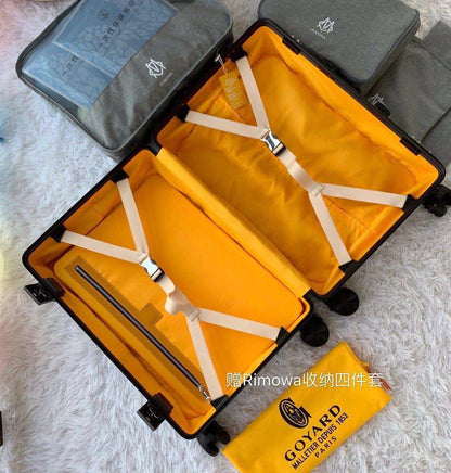 luggage 
high quality with cartoon 
550 dhs✅

Zain295
♥️♥️♥️