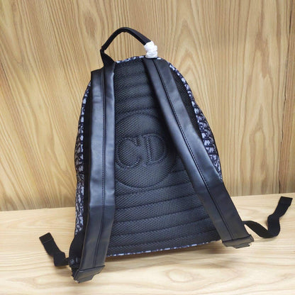 DIOR 
BACKPACK 
GOOD QUALITY
95 dhs✅

Zain295
♥️♥️♥️