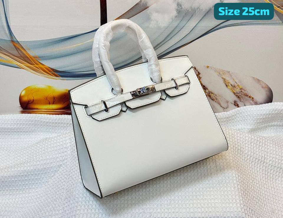 Hermes
Best quality

With box’s
🎁🎁🎁

115 dhs❤️
size 25cm

Zain158
♥️♥️♥️