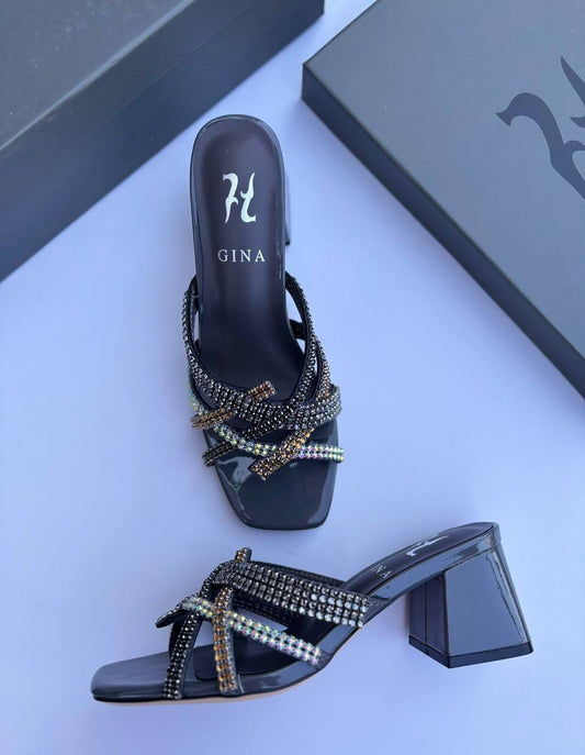 Gina 
120 dhs✅
Size 36-42

Zain55
♥️♥️♥️