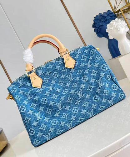 LV
SPEEDY

SIZE 30 cm

For Price 👇 WhatsApp✅
0568585901 
0507557372
0552275751 Owner Zain 👌


Zain274
♥️♥️♥️
