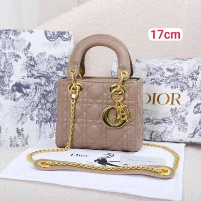 Dior
105 dhs✅
with box

Zain26
♥️♥️♥️