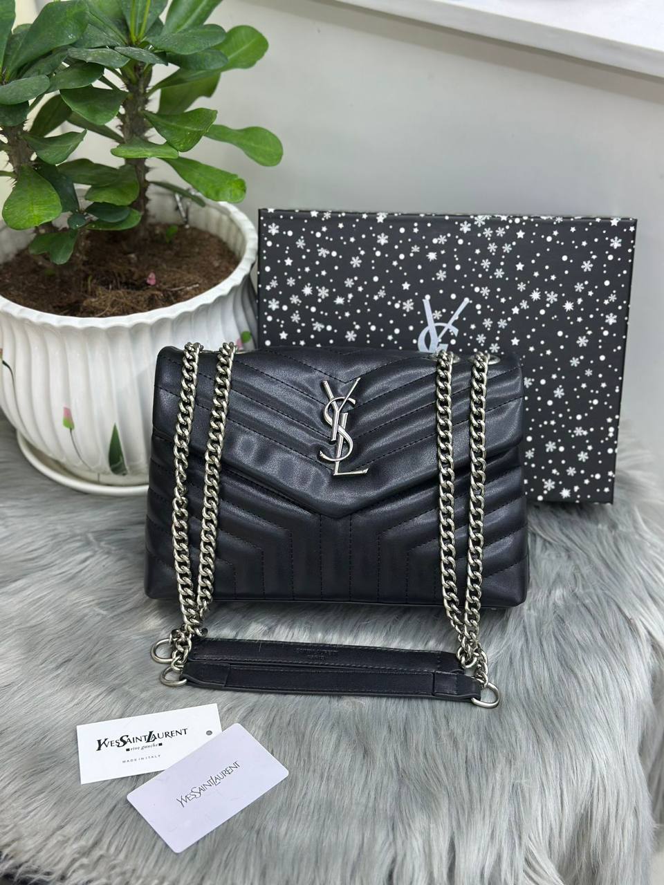YSL
SIZE  ………26CM🥰
95 dhs🌺
with Box🌷

Zain244
♥️♥️♥️