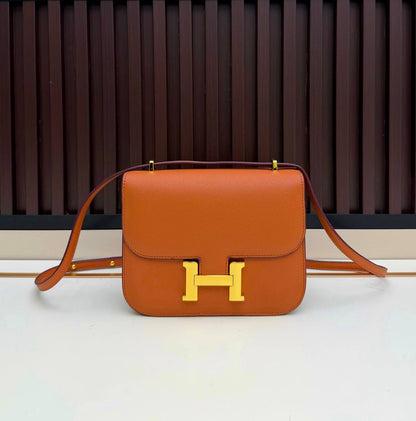 HERMES 
GOOD QUALITY 
WITH BOX 
110 dhs🇦🇪🇦🇪
19 CM

Zain295
♥️♥️♥️