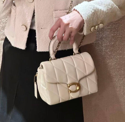 Coach
95 dhs✅

with box
🎁🎁🎁

size 20cm

Zain26
♥️♥️♥️