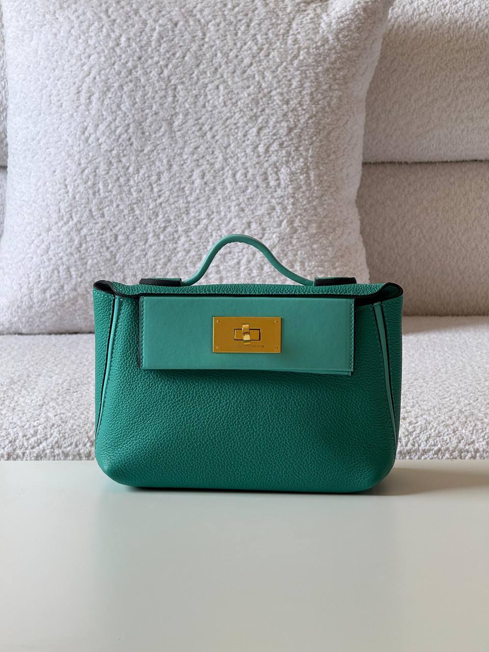 Hermes
23cm💥Master quality ✅with box📦
380 dhs🌺

Zain52
♥️♥️♥️