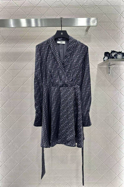 *New collections 💕💕    
180 dhs❣️
*good  quality  
*Sizes:S M L 
*AVAILABL

Zain231
♥️♥️♥️