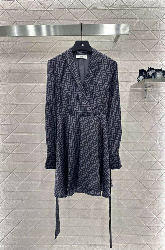 *New collections 💕💕    
180 dhs❣️
*good  quality  
*Sizes:S M L 
*AVAILABL

Zain231
♥️♥️♥️