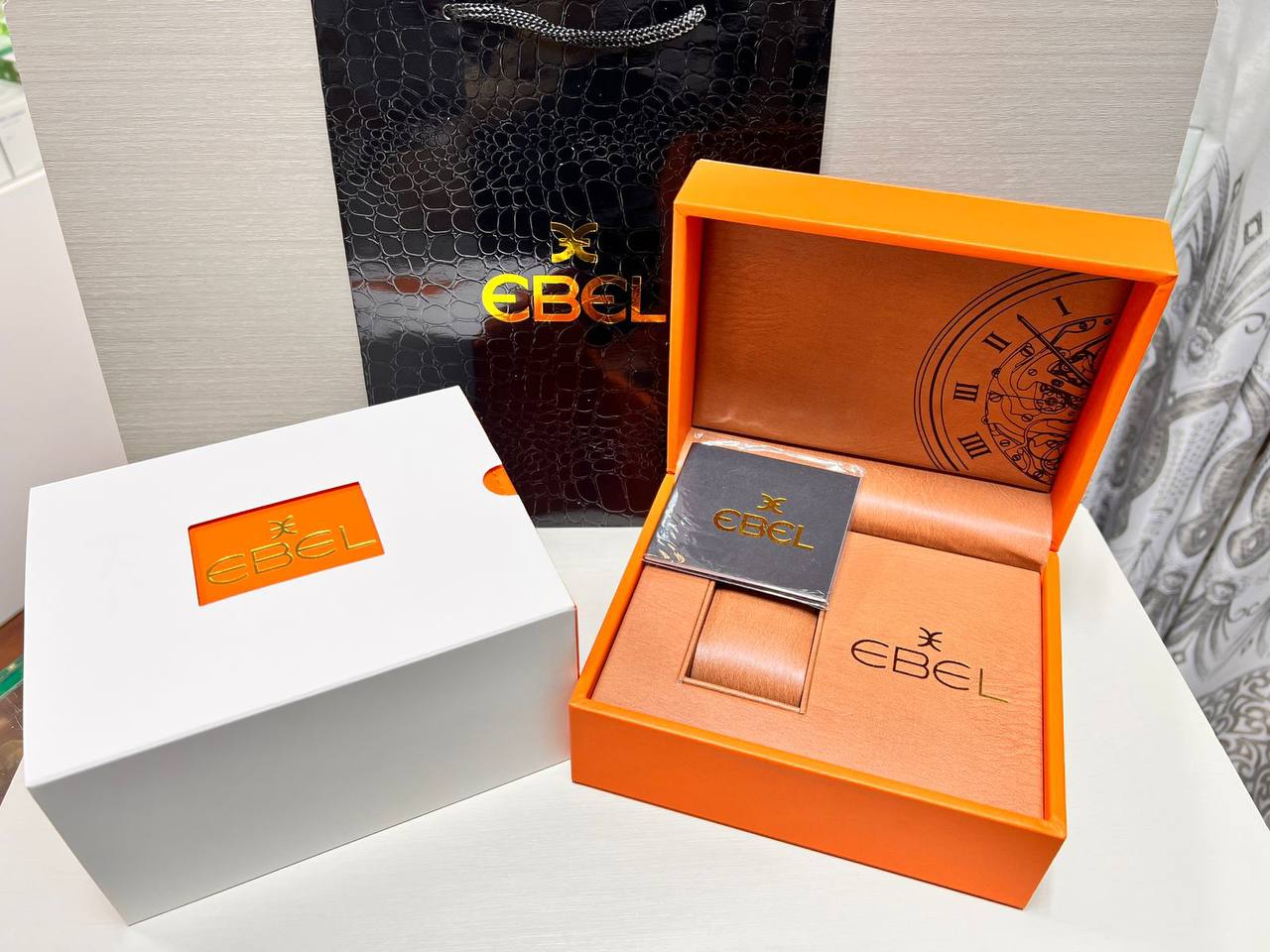 Watch Boxes
with Card & paper bag
35 dhs👑

Zain85
♥️♥️♥️