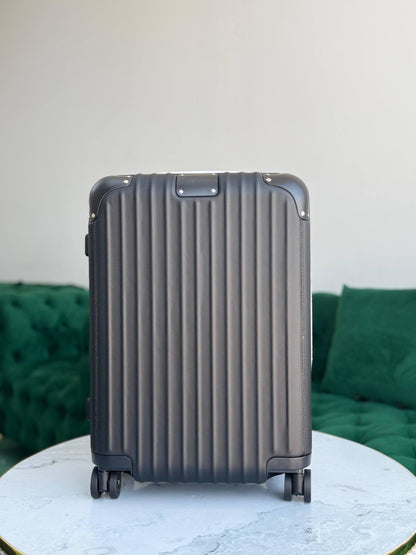 Rimowa full leather 💥💎
Size: cabin 💥
Available super master quality 💎✨
For Price 👇 WhatsApp✅
0568585901 
0507557372
0552275751 Owner Zain 👌

Zain283
♥️♥️♥️