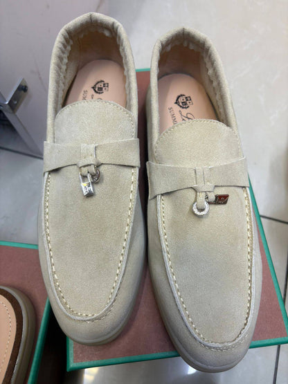 Loro Piana 
Size 36-41
130 dhs🪙🌨️

Zain145
♥️♥️♥️