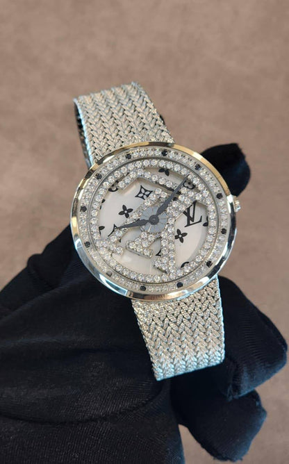 Lv watch for ladies good quality 
180 dhs✅

Zain59
♥️♥️♥️