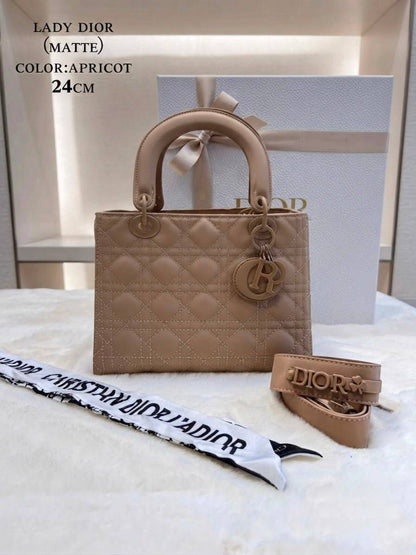 Lᴀᴅʏ Dior Mᴀᴛᴇ
ᴡɪᴛʜʙᴏx
ᴄᴀɴᴠᴀs ɪɴsɪᴅᴇ
sɪᴢᴇ:24ᴄᴍ
120 dhs🇦🇪🇦🇪

Zain56
♥️♥️♥️