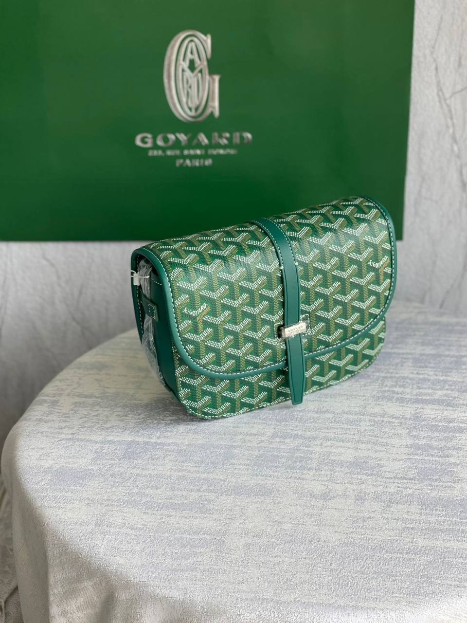 GOYARD                                                                   *Messenger bag*                                                                                 *Master quality*                 
450 dhs🪙🖤

Zain179
♥️♥️♥️