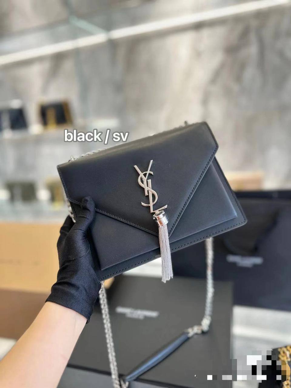 YSL Sunset 
1️⃣ First Quality + 🎁
Size : 22 * 16 cm
80 dhs✅

with box 🎁

Zain115
♥️♥️♥️