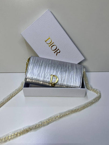 Dior
95 dhs🇦🇪
with box
🎁🎁🎁

size 19×4×10cm

Zain42
♥️♥️♥️