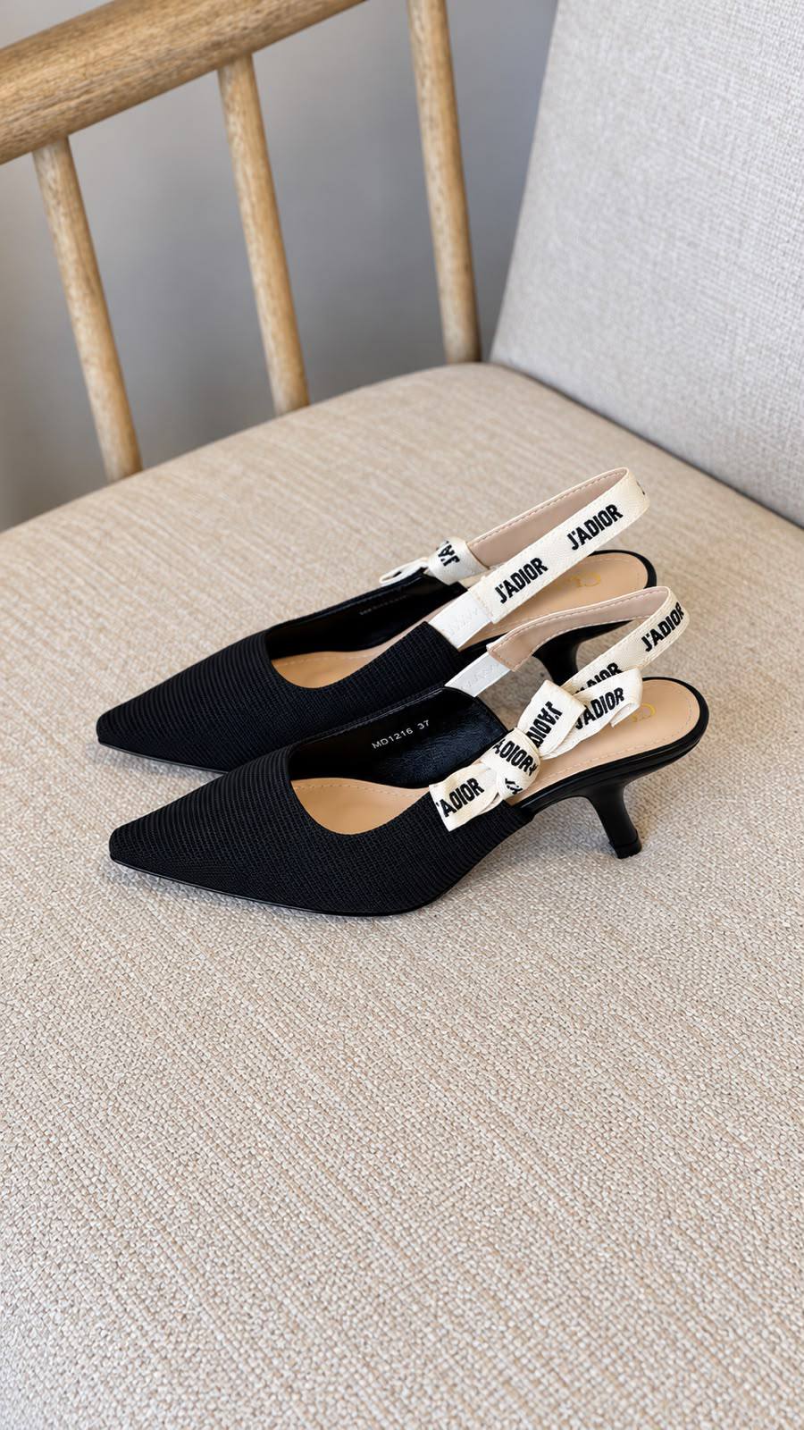 DIOR

QUALITY: SUPER MASTER 

SIZE:36 TO 42🥰
430 dhs🇦🇪🇦🇪🇦🇪

Zain319
♥️♥️♥️