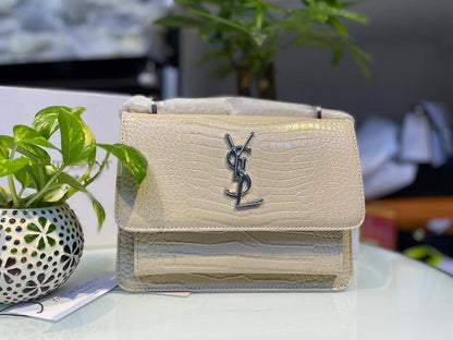 YSL 

95 dhs🪙🌨️

with box
🎁🎁🎁

Zain90
♥️♥️♥️
