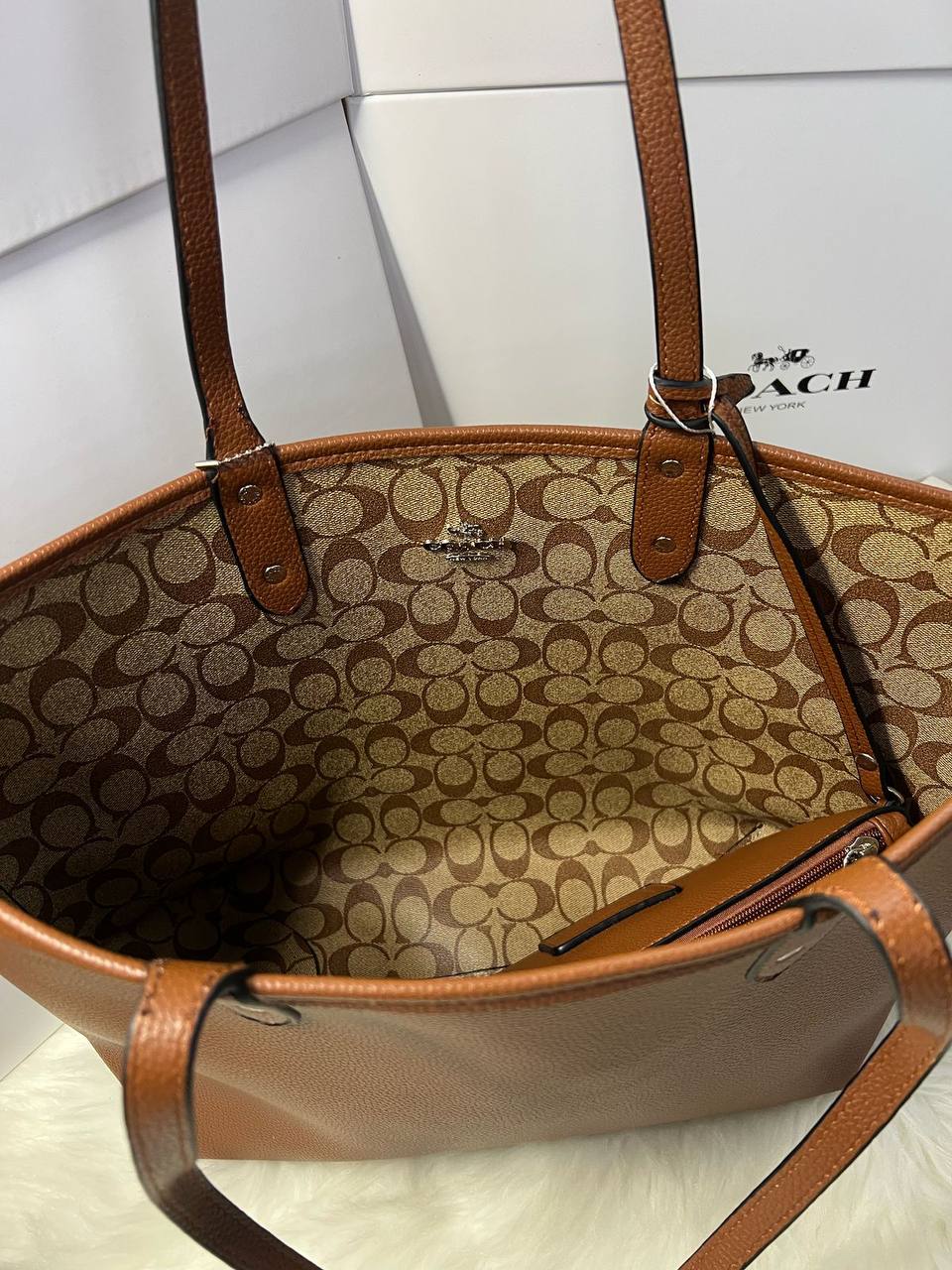 Coach
105 dhs✅
Good Quality

Zain118
♥️♥️♥️