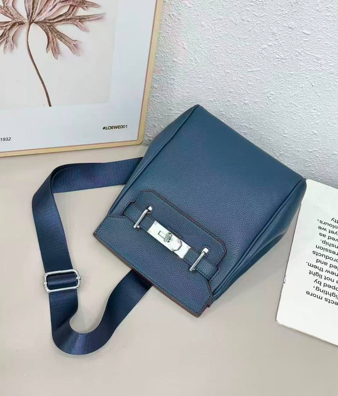 HERMES 

NEW DESIGN 

GOOD QUALITY 

WITH BOX 

110 DHS🇦🇪🇦🇪🇦🇪
Zain295
♥️♥️♥️