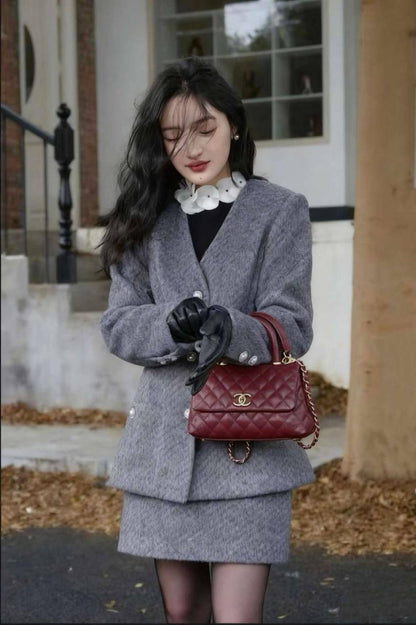 CHANEL 
 GOOD QUALITY WITH MAGNETS BOX 🎁
110 dhs✅

Zain295
♥️♥️♥️