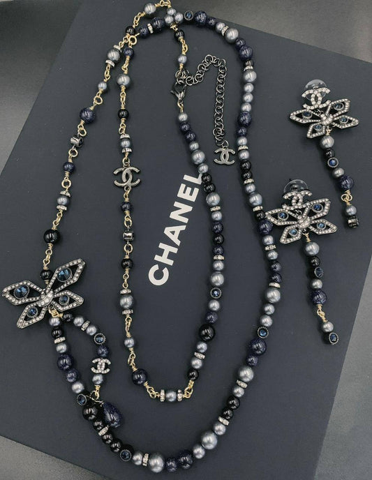 Chanel

230 dhs🪙💕 Set 

Necklace Earrings Super Master

Zain89
♥️♥️♥️