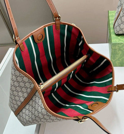 GUCCI 
NEW CAME GOOD QUALITY 
120 dhs❣️

Zain39
♥️♥️♥️