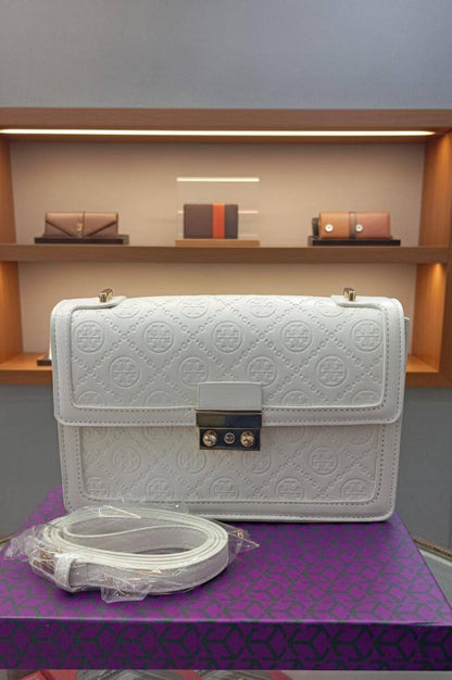 Tory Burch
Good quality 

with box
🎁🎁🎁

80 dhs🪙💕

Zain186
♥️♥️♥️