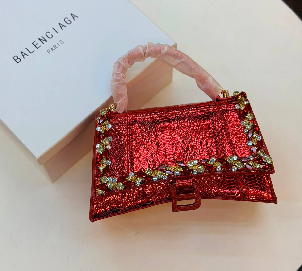 Balenciaga

150 dhs
With box

Zain175
♥️♥️♥️