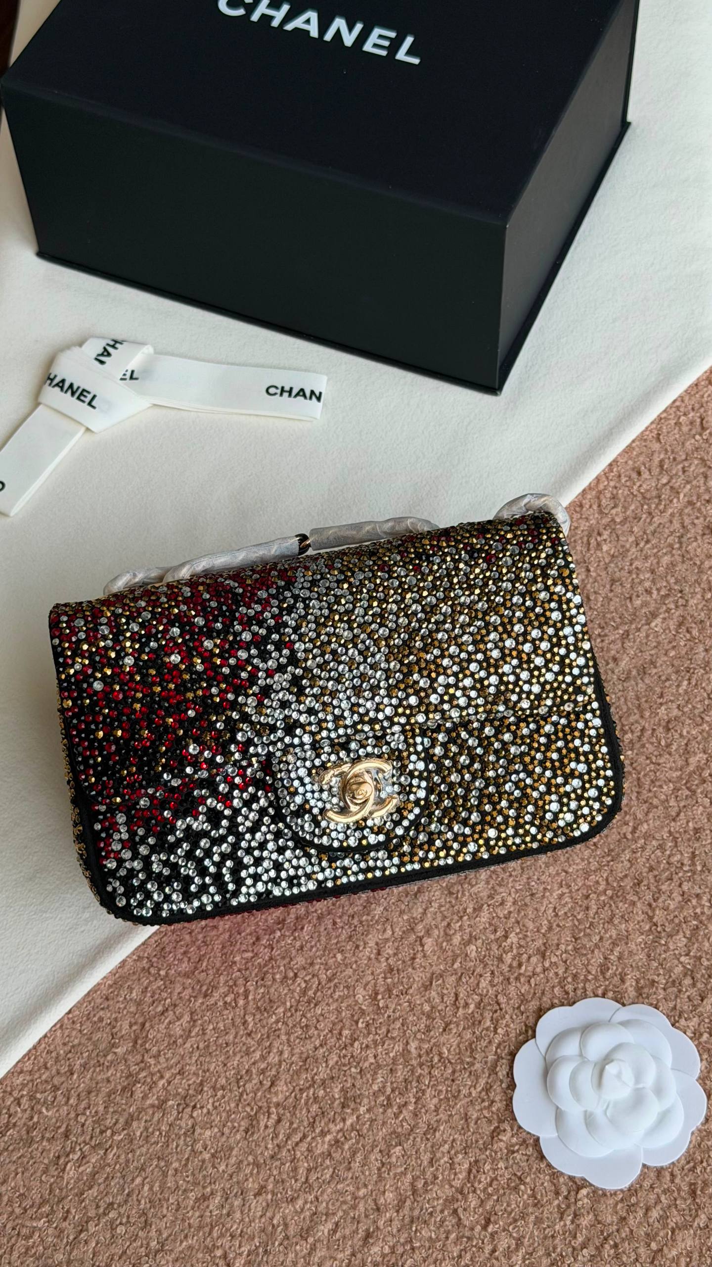 Chanel Limited Edition 🌈✨
Size : 20 Cm 
✨VIP QUALITY  ✨
With original Packing 🎁
For Price 👇 WhatsApp✅
0568585901 
0507557372
0552275751 Owner Zain 👌

Zain280
♥️♥️♥️
