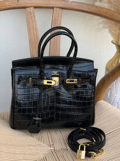 HERMES
25cm
380 dhs👑
Top quality 
With box🎁

Zain167
♥️♥️♥️