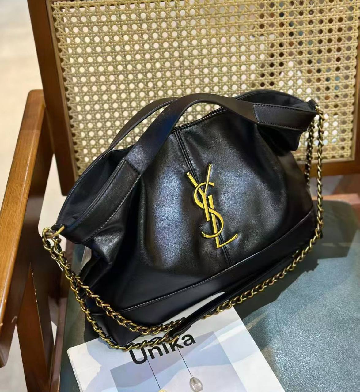 YSL 
GOOD QUALITY 
120 dhs🇦🇪🇦🇪

Zain295
♥️♥️♥️