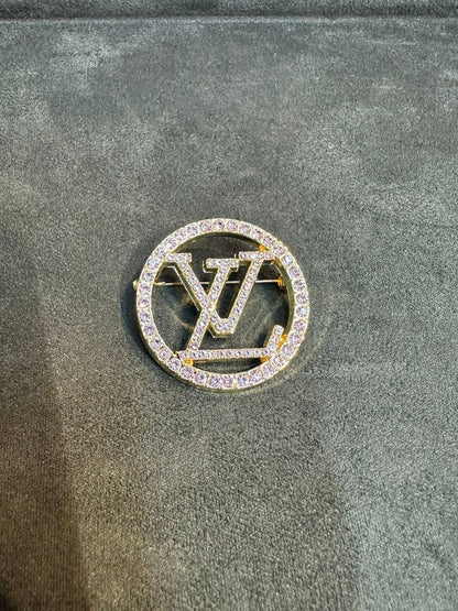New arrival branded Brooches 

30 dhs🪙🌨️
40 dhs🪙🌨️

pc with branded box and paper bag🎁🎁🎁

Zain243
♥️♥️♥️