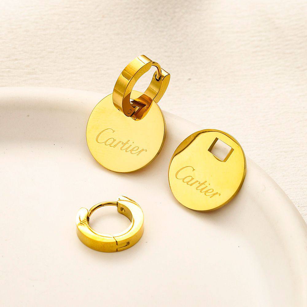 New arrival earrings 
30 dhs💓

Zain243
♥️♥️♥️