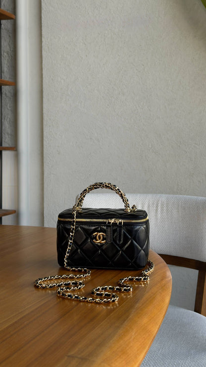 New collection ⚜️
CHANEL 💚
VIP quality 💎
Chanel Vanity with chain ✨
Size : 16 cm
For Price 👇 WhatsApp✅
0568585901 
0507557372
0552275751 Owner Zain 👌

Zain336
♥️♥️♥️
