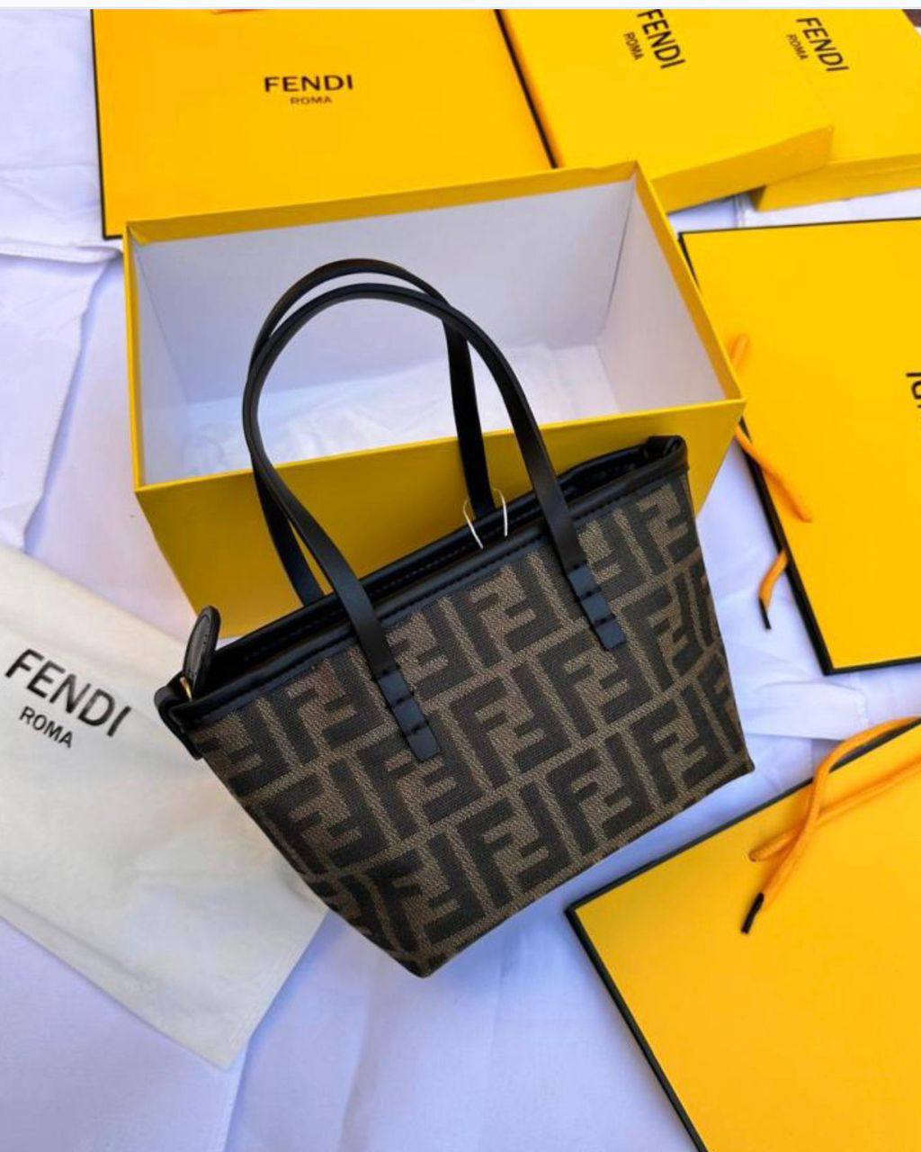 Fendi
100 dhs✅
size：22cm
good-quality 

with box
🎁🎁🎁

Zain35
♥️♥️♥️