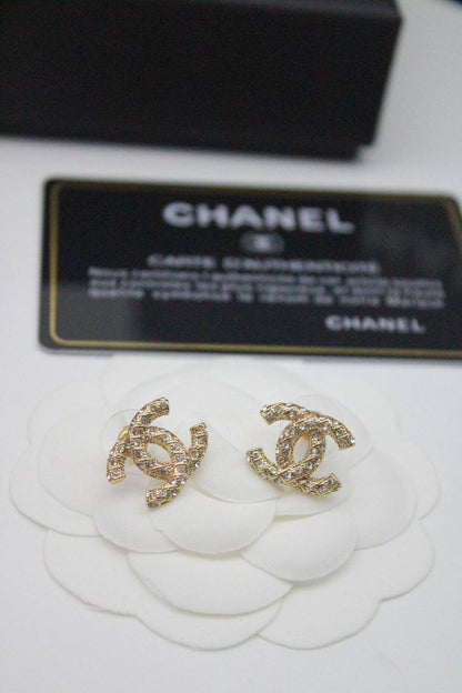 Accessories
55 dhs❤️

Zain122
♥️♥️♥️