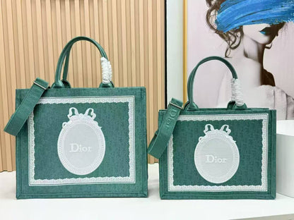 Dior

310 dhs🇦🇪🇦🇪🇦🇪

Zain153
♥️♥️♥️