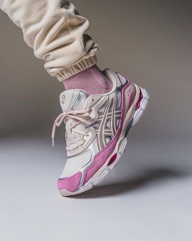 ASICS Gel-NYC "Cream/Mineral Beige/Pink"🌸
36-41 AVAILABLE 
230 dhs🪙🌨️

Zain242
♥️♥️♥️