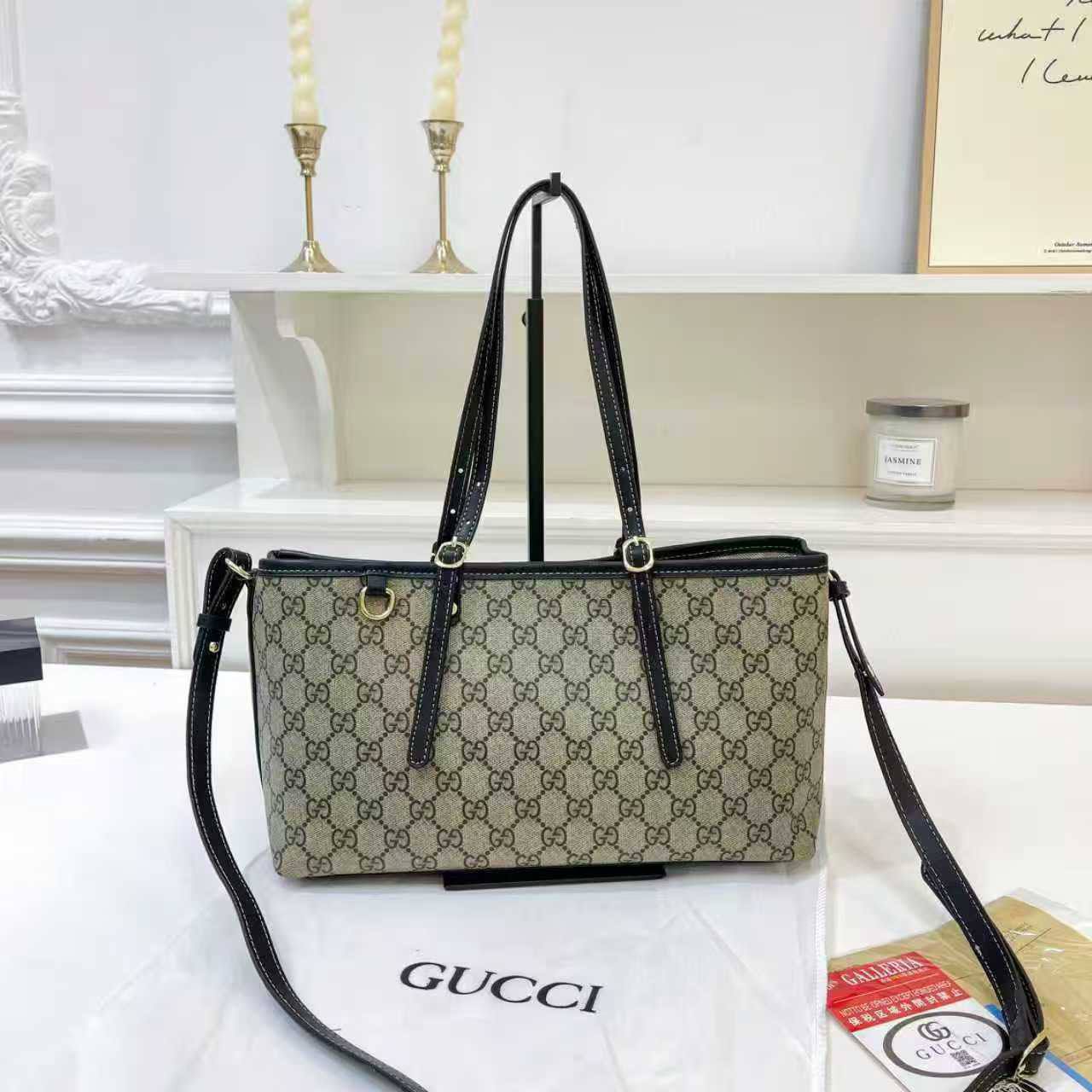 Gucci
110 dhs🇦🇪🇦🇪
Size32cm

Zain219
♥️♥️♥️