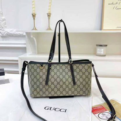 Gucci
110 dhs🇦🇪🇦🇪
Size32cm

Zain219
♥️♥️♥️