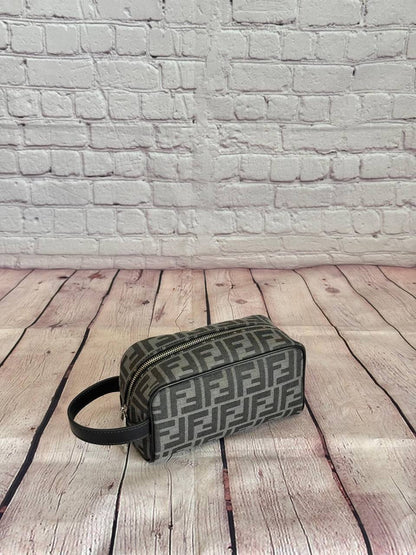 FENDI
640 dhs💓
*NEW COLLECTION*
*AVAILABLE IN 2 COLORS*🪭

Zain284
♥️♥️♥️